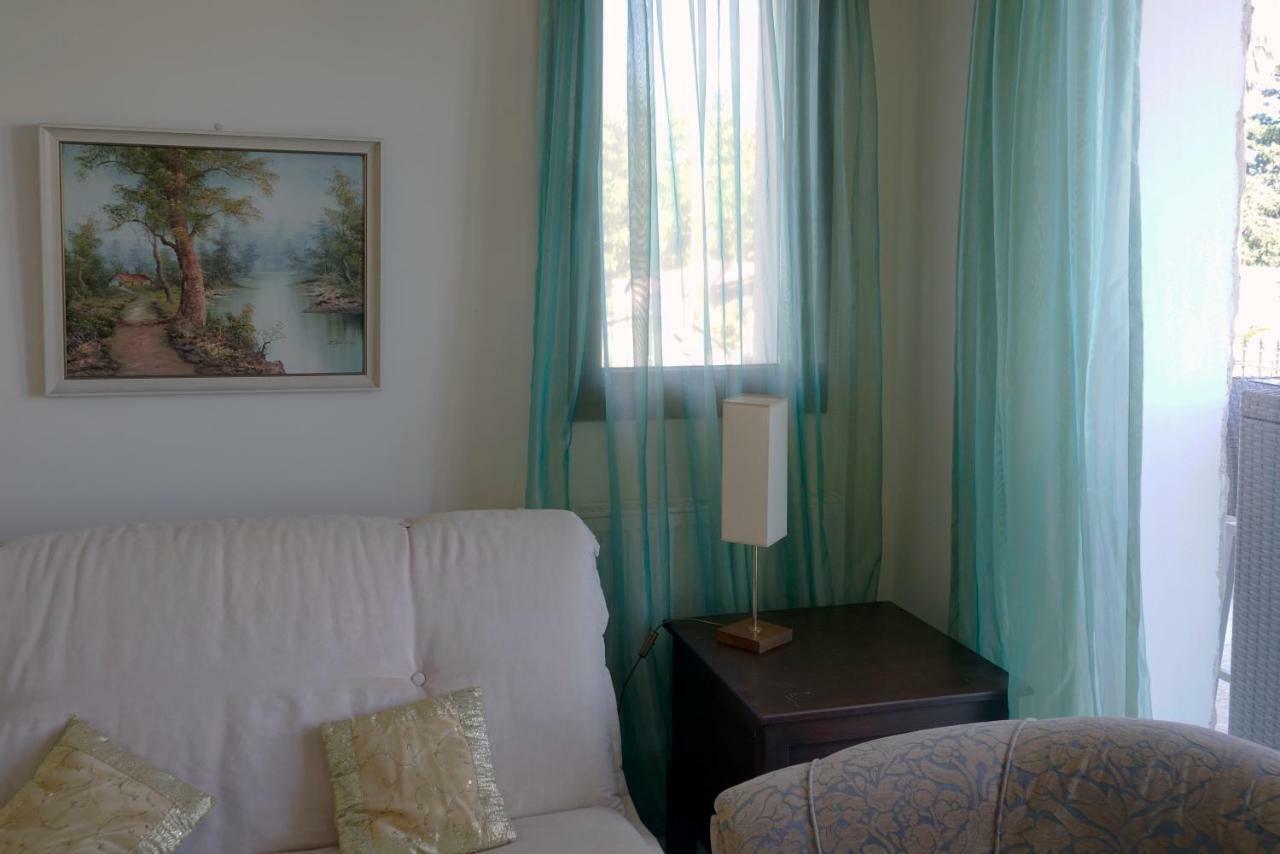 Villa Nikolina Dhrousha エクステリア 写真